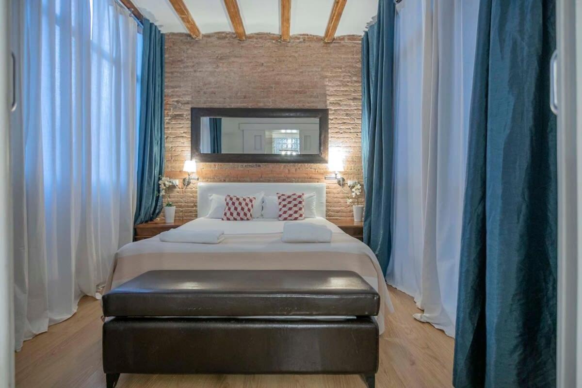Exclusive 2 Bedroom Apartment In The City Center 바르셀로나 외부 사진