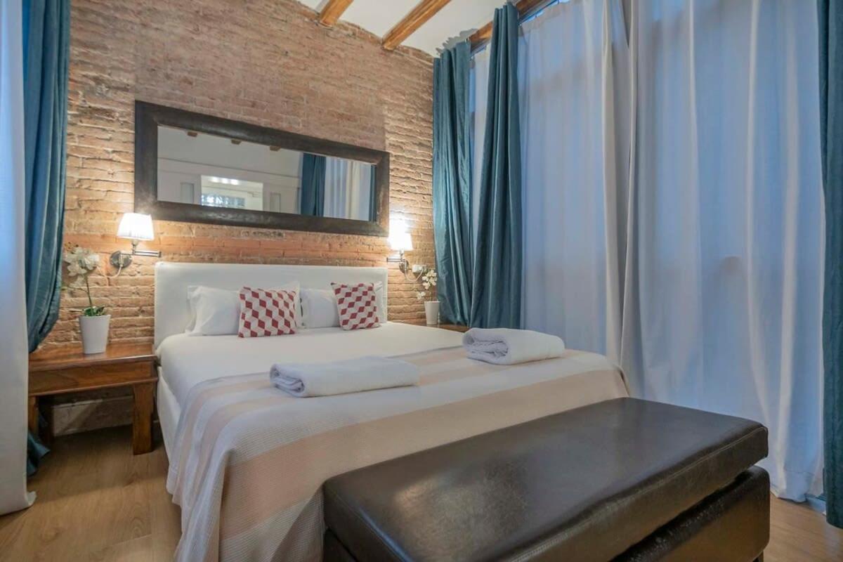 Exclusive 2 Bedroom Apartment In The City Center 바르셀로나 외부 사진
