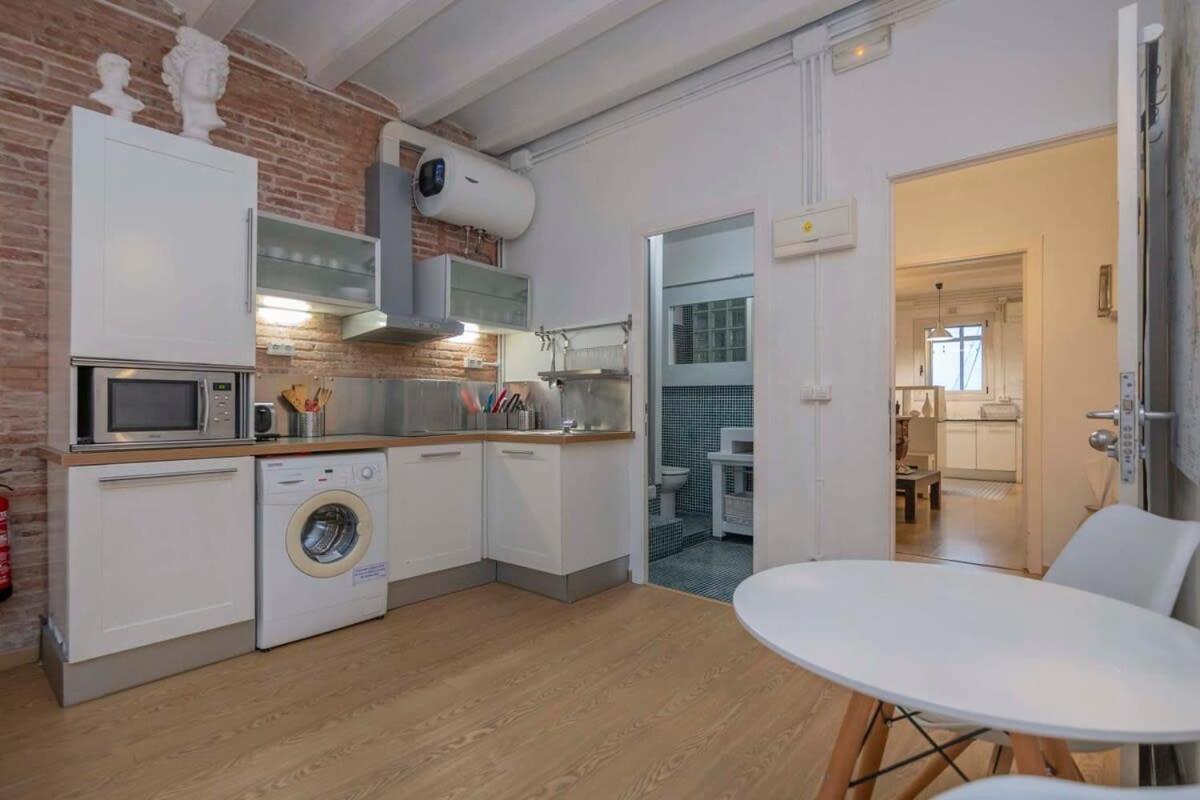 Exclusive 2 Bedroom Apartment In The City Center 바르셀로나 외부 사진