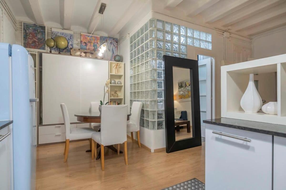 Exclusive 2 Bedroom Apartment In The City Center 바르셀로나 외부 사진
